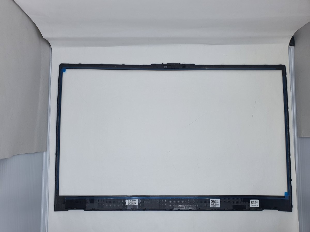 Lenovo LCD BEZEL Legion 5 - 15IMH05 WL for Replacement - Legion 5 - 15IMH05 | Gigahertz